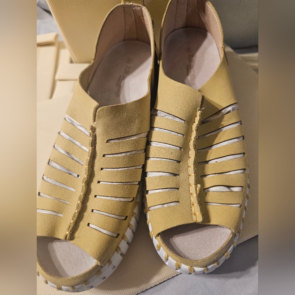 ILSE JACOBSEN Stylish Light Yellow-Lime Green Women's Sandals